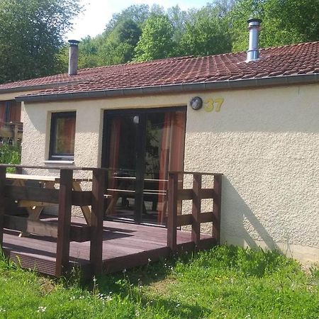 Bungalows Du Lac De Rabais Virton Bagian luar foto