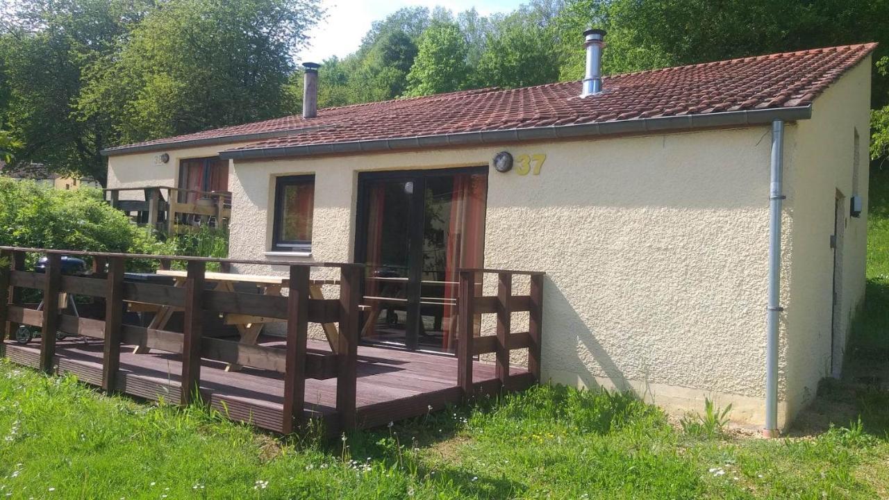 Bungalows Du Lac De Rabais Virton Bagian luar foto