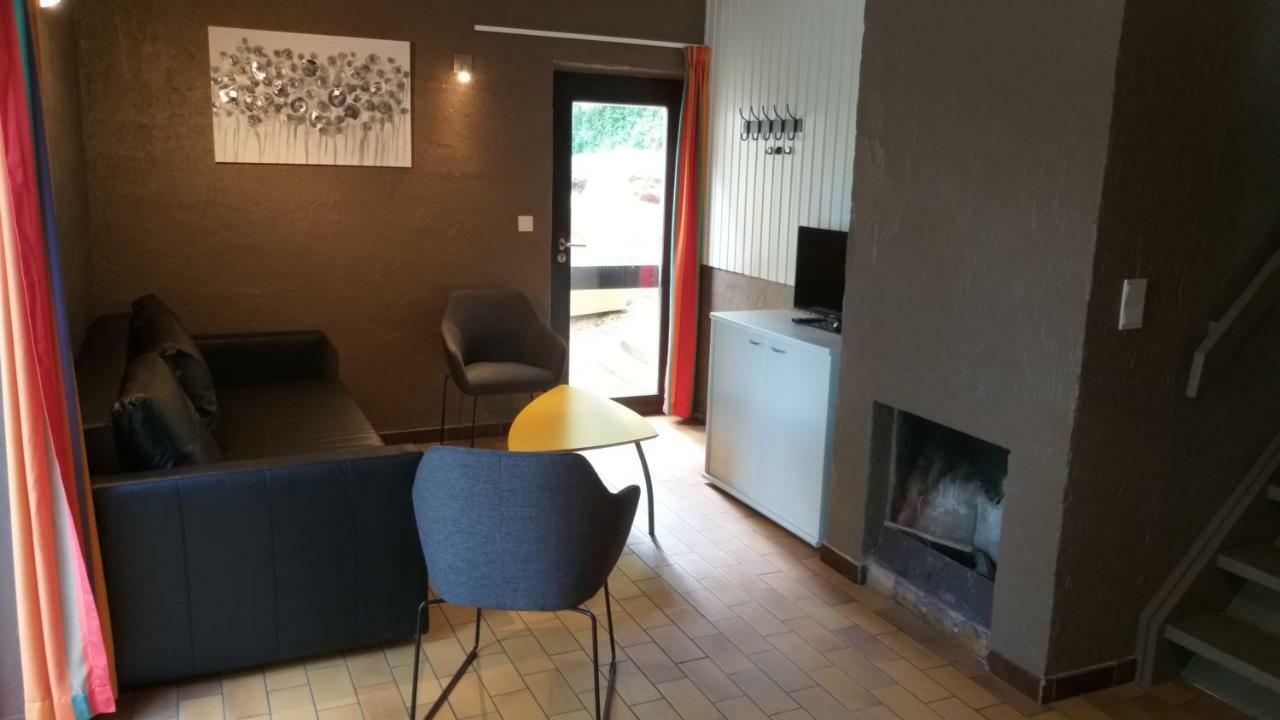 Bungalows Du Lac De Rabais Virton Bagian luar foto
